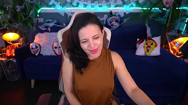 Dafni_Monn - playing with my kitty until I squirt