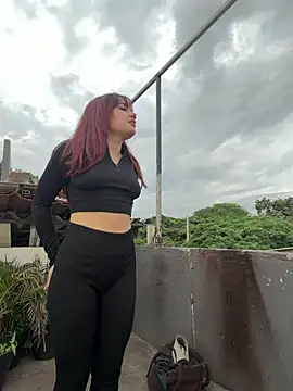 Amelia_rousse26 - on all fours, with one leg out to the si