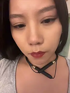 Eliza-E - 全裸5分钟