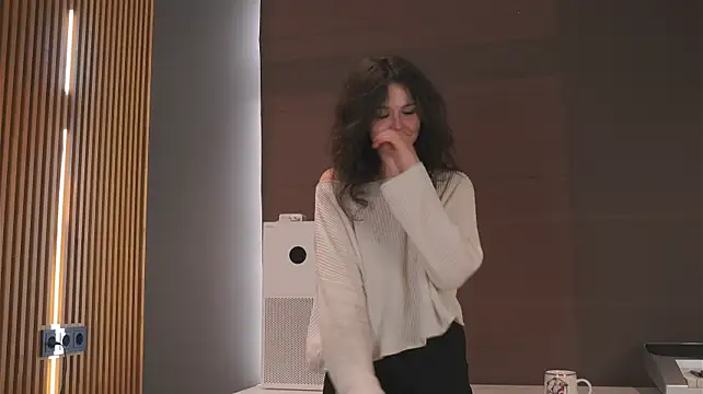 ArgentinaEaley - Stand up and show my outfit