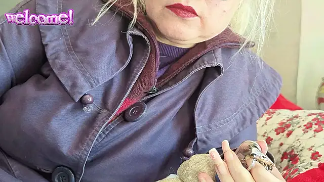 Martachatte - “​je ​te ​montre ​mes ​gros ​seins ​