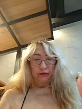 LadyAmber - when i have 3000 tks show all and squirt