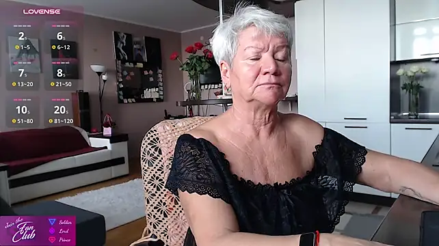 Roxana_brooks - Oil on my sexy boobs