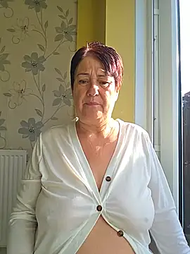 NaughtyNessa53xx - Lt 5 min toy contol plus my whatsapp