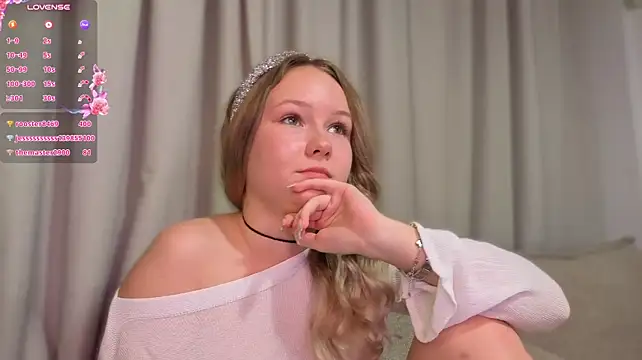 Queenneee - rub pussy