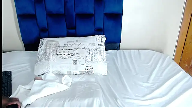 Curveysinaa - LETS CUM & CONTNUE DADDIES