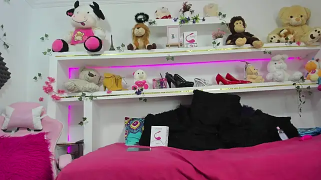 Conny_sh - MASTURBATE WITH A BIG DILDO