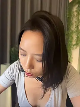 Eliza-E - 全裸5分钟