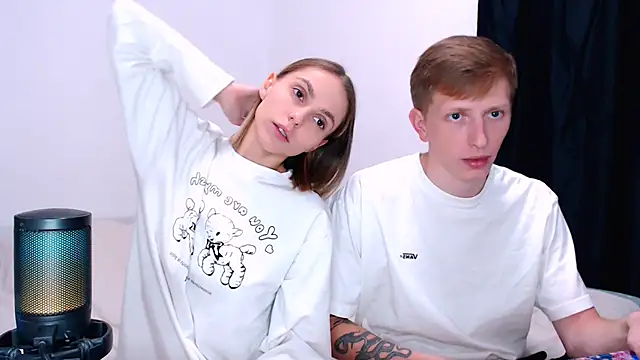 Juliaanddima - show ass doggy