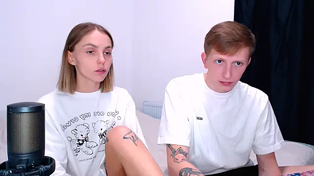 Juliaanddima - show ass doggy