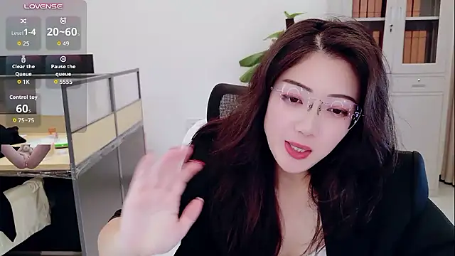 Yangyang-777 - 🎀上帝视角超级M腿无内内版大厅演出五分钟！