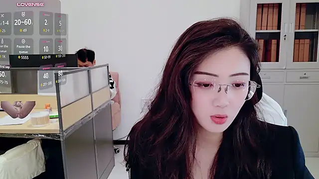Yangyang-777 - 🎀上帝视角超级M腿无内内版大厅演出五分钟！