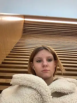 NinnaParri - Fingering ass + open ass🍑