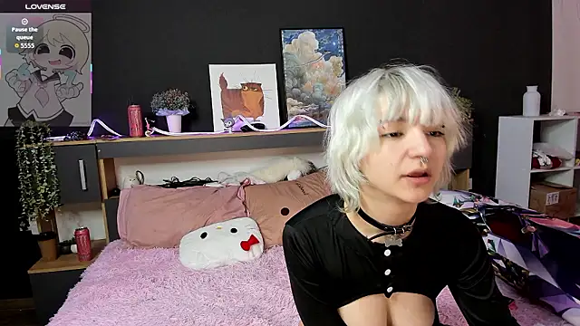 RoxyLienw - spanking the buttocks with a whip