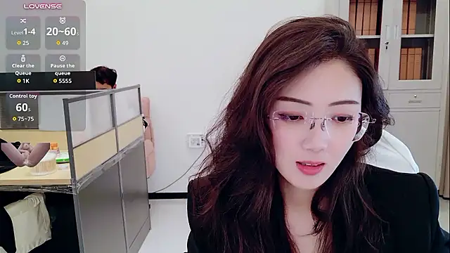 Yangyang-777 - 🎀上帝视角超级M腿无内内版大厅演出五分钟！