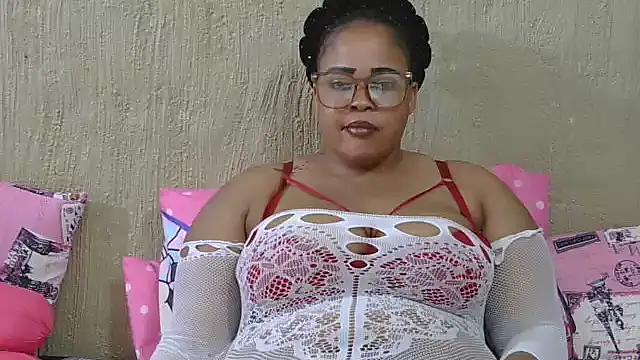 JuicyHoneyXO - Rub Boobs