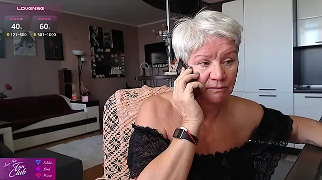 Roxana_brooks - Oil on my sexy boobs