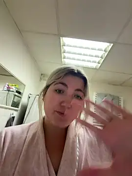 LauraStarr - Squezze my Boobs 💦🔥