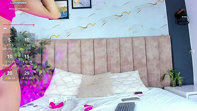 TisharaCurly - Spank my ass in doggy
