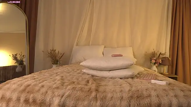 Mula_talove - caressing my naked pussy