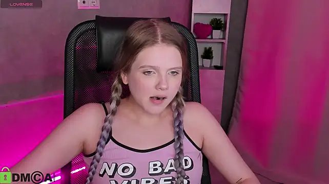 Alisa_Allison - show boobs