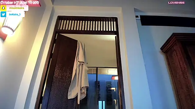 ImKeira - Topless dance