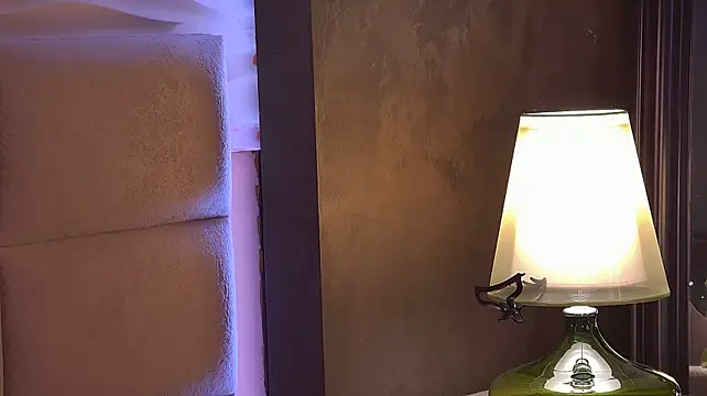 AriWild - slide cock in kitty Ari