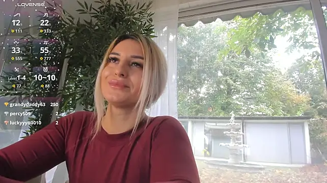 Ella_Vee