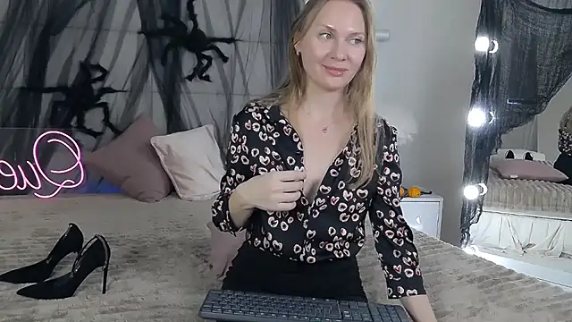 KamilaLod - cum with a dildo