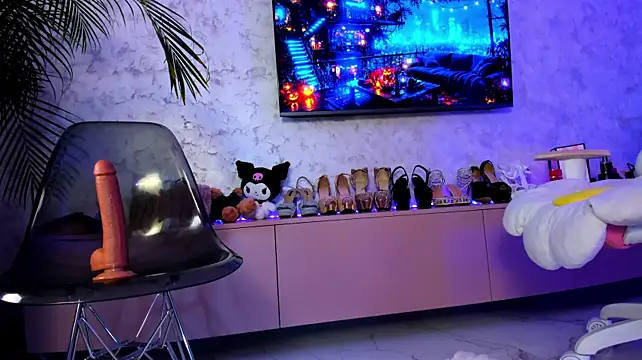 Yanna_miana - Warm This Pussy Up!😼