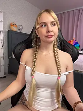 Kitty-Kelsi - lick finger out of my ass