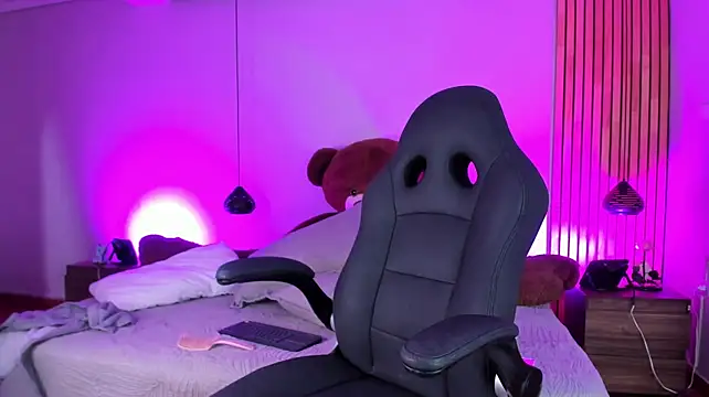 BiancaSlender - massage on my boobs