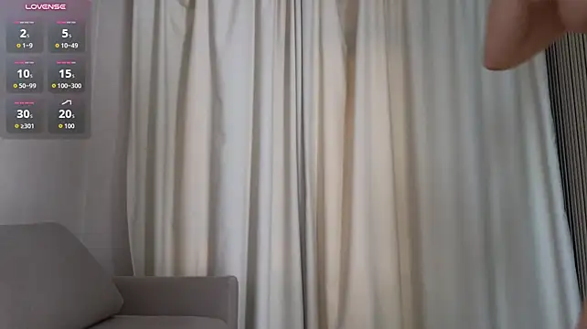 Yumimia - pinch nipples