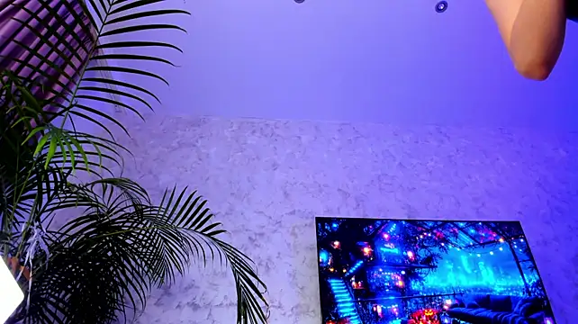 Yanna_miana - Warm This Pussy Up!😼