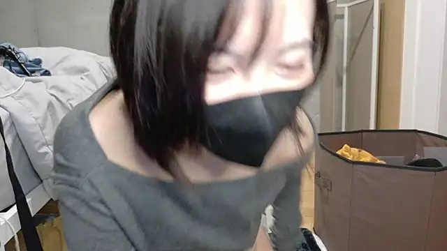 Yura_yukino - おっぱいチラ見せ