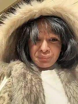 MietteDream - Pull up top&make tits w saliva finger