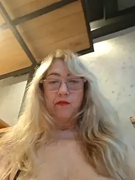LadyAmber - when i have 3000 tks show all and squirt