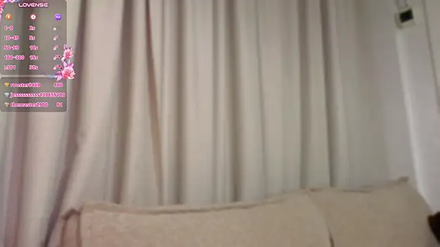 Queenneee - rub pussy