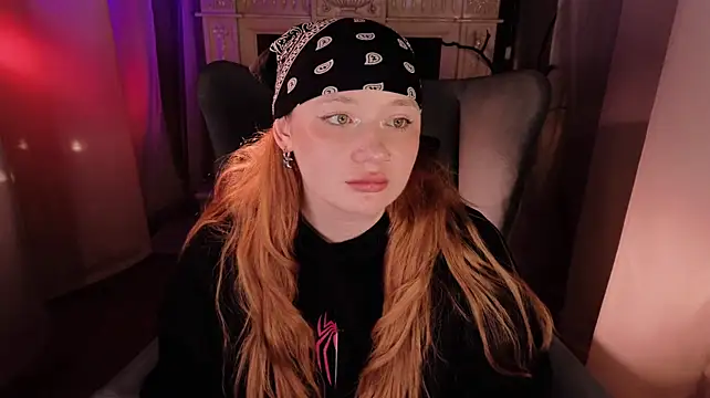 Carolina_elf - spit on boobs