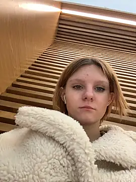 NinnaParri - Sit my face + fingering pussy 🐱
