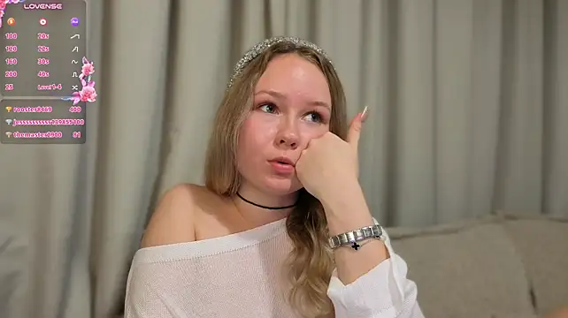 Queenneee - rub pussy