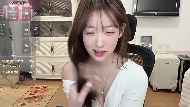 Umi-dd - 黑丝诱惑舔假jj