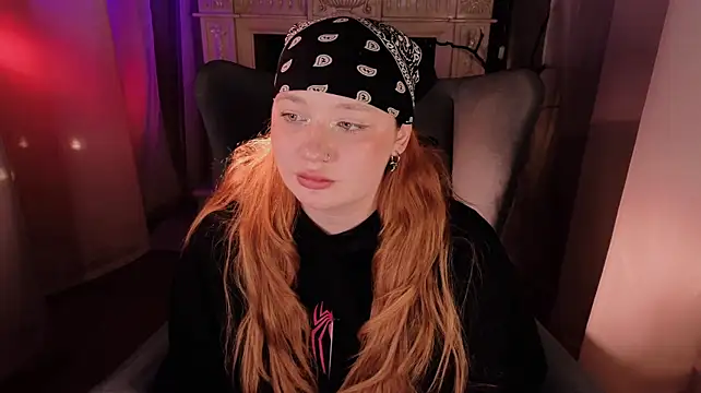 Carolina_elf - spit on boobs