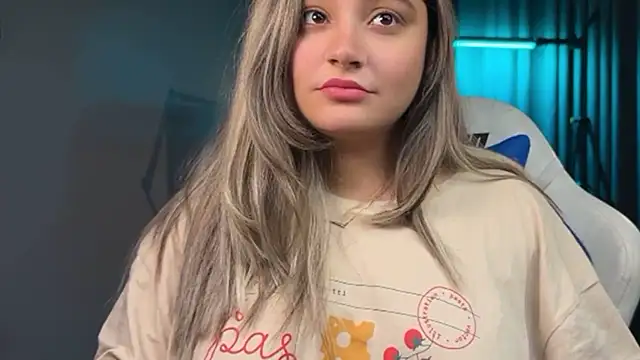 Demieliss - ''''shower some love'''''🦋 🎀