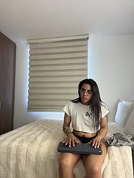Alessia-ferrer1 - show cum