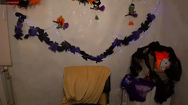 MaryEm976 - spanks ass 50 x