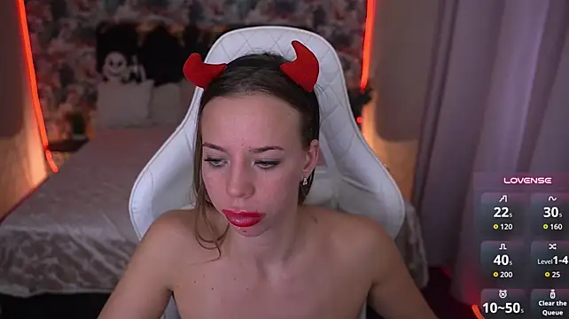 Sexy_Ira - double penetration and squirt devil