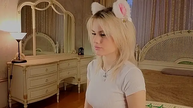 MercedezTimbs - Become a kitty + say meow
