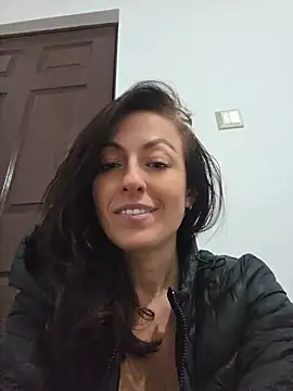 Risky_woman - FRONT STRANGERS .. NAKED SQUIRT