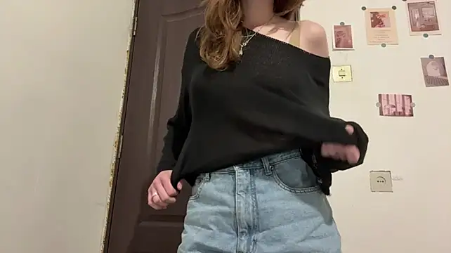 RolandeRohrs - Show my cute belly close up!🥰